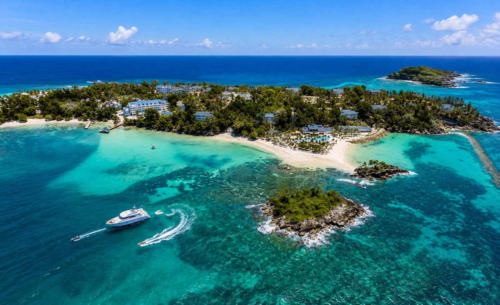 Cayo Levantado beach in Samaná, Dominican Republic